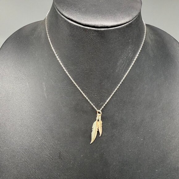 925 Sterling Silver Feather Pendant Chain Necklace Minimalist Classic Timeless - Picture 2 of 6